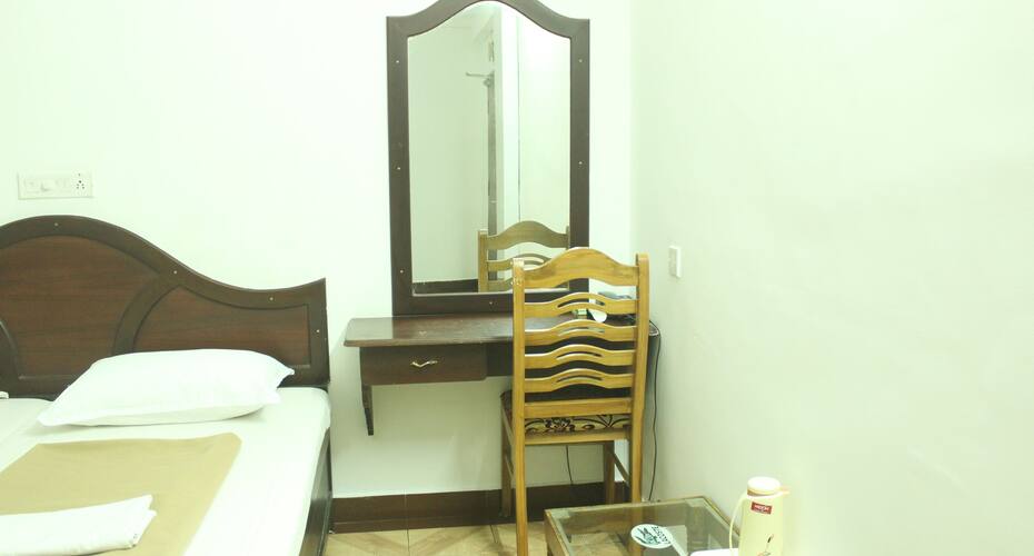 Hotel AJ Residency, Kochi 4